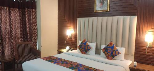 Deluxe Double Room (2 Adults + 1 Child)