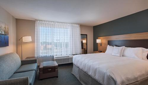 One-Bedroom King Suite with Sofa Bed - Hearing Accessible