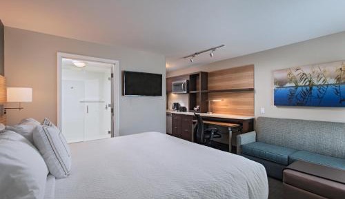 King Studio with Sofa Bed