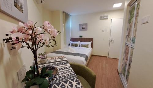 Deluxe Queen Room