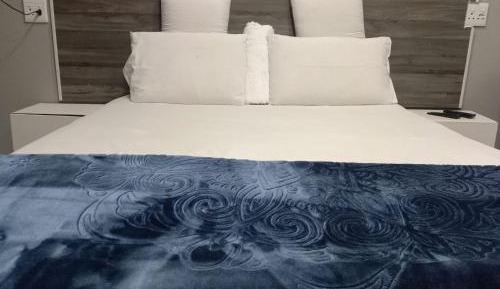 Queen Room with Garden View