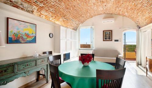Superior One-Bedroom Apartment with Balcony