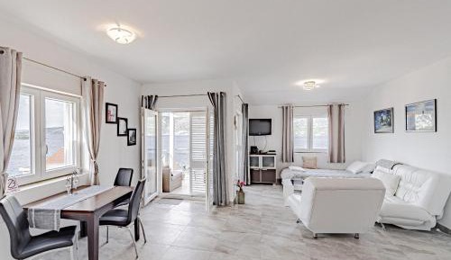 One-Bedroom Apartment with Terrace and Sea View