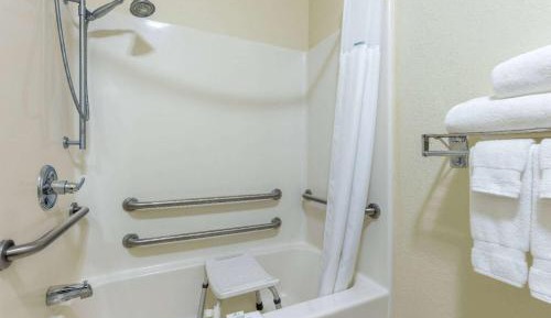 Queen Room - Mobility Access/Non-Smoking