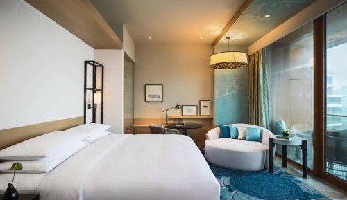 Deluxe Lake View King Room