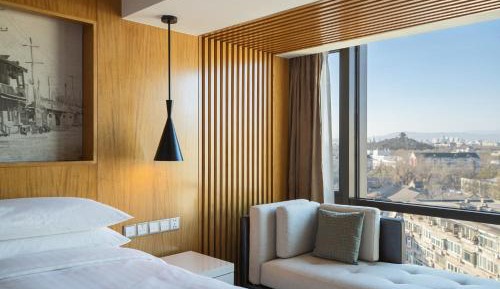 Club King Suite with Lounge Access - Afternoon tea + Happy hour + Drink time + 3 pieces of laundry services per stay
