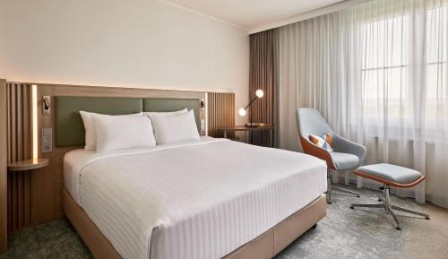 Standard King Room with Inland View