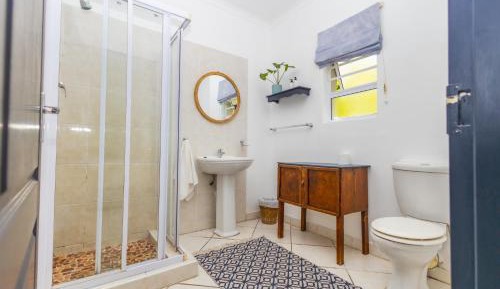 Apartment with Pool View 