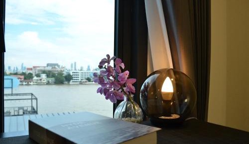 Premier King Room with River View