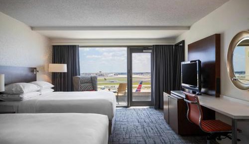 Runway View, Guest room, 2 Queen, Balcony