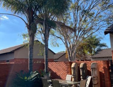 Apartment with Garden View