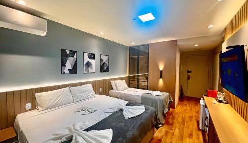 Deluxe Queen Room