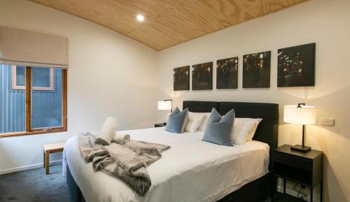 Three-Bedroom Apartment - Skyline