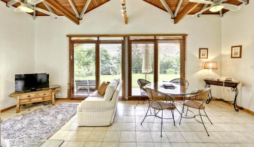 One-Bedroom House with Garden View & Free Car Hire