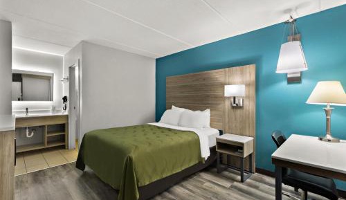 Queen Room - Non-Smoking