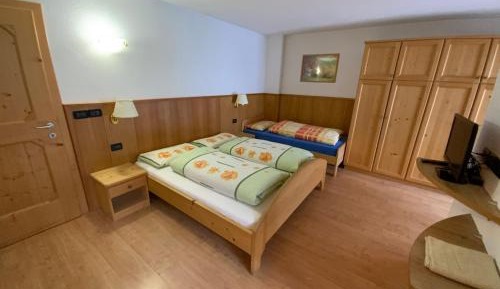 Apartment with Garden View