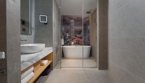 Premium Suite with King Bed