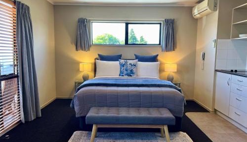 Premier One-Bedroom Suite with Spa Bath