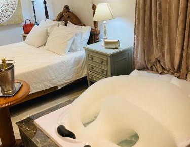Double Room with Spa Bath