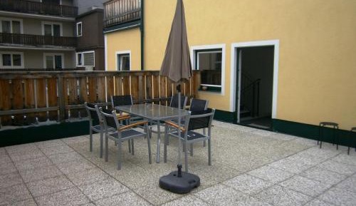 Large Two-Bedroom Apartment (4-8 Adults)