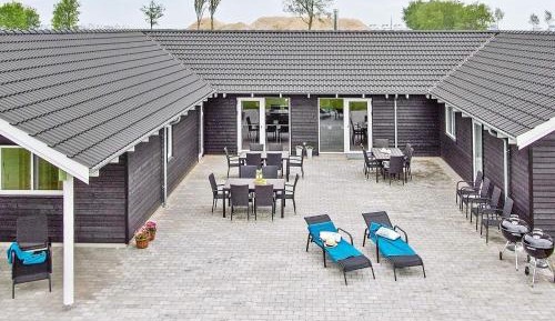 Eight-Bedroom Holiday Home