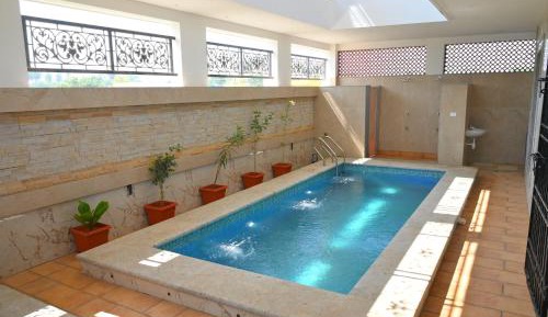 Villa with Garden View