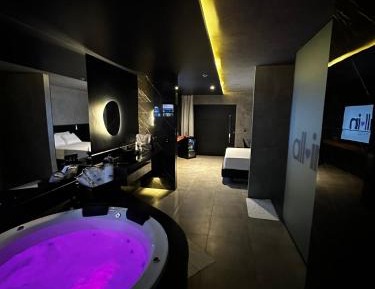 King Suite with Spa Bath