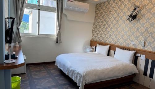 Queen Room