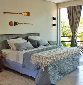 King Suite with Pool View