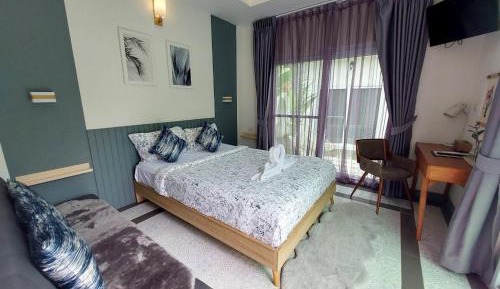 Standard Queen Room