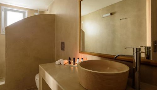 Loft Suite with Outdoor Hot Tub
