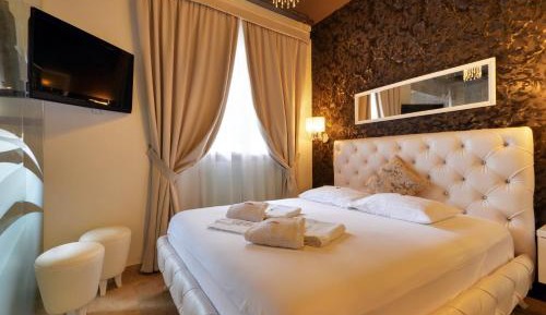 King Suite with Spa Bath