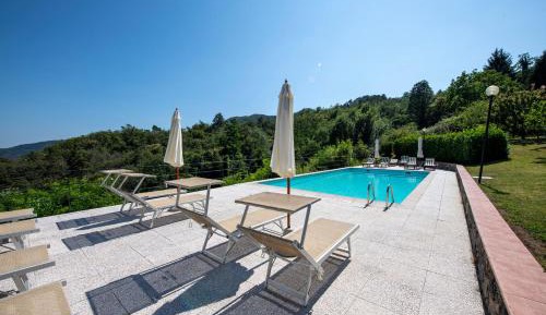 Apartment with Pool View 