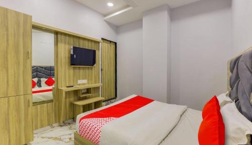 Deluxe Double Room (2 Adults + 1 Child)