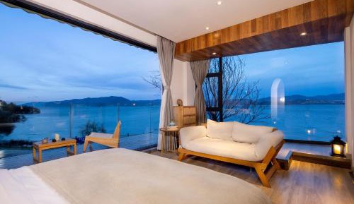 Deluxe Double Room with Balcony and Sea View