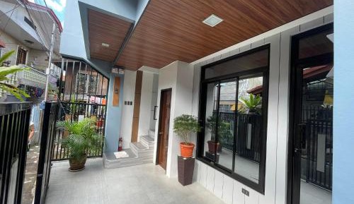 Single Room with Private Bathroom
