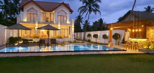 Villa - Beach Front