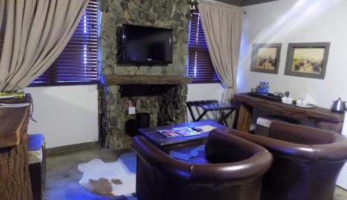 Family Room (2 Adults + 2 Children)