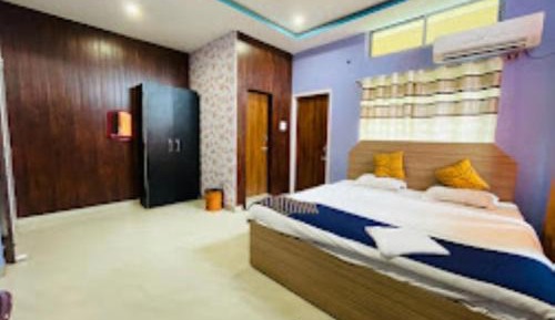 Standard Queen Room