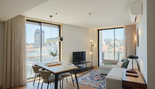 Deluxe One-Bedroom Apartment