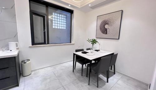 Apartment with Garden View