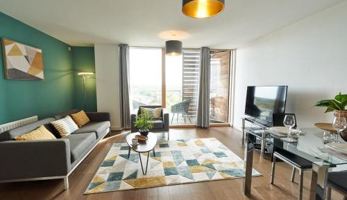 Deluxe One-Bedroom Apartment