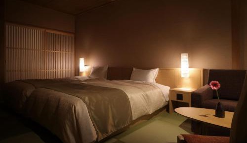 Standard Twin Room with Shared Bathroom