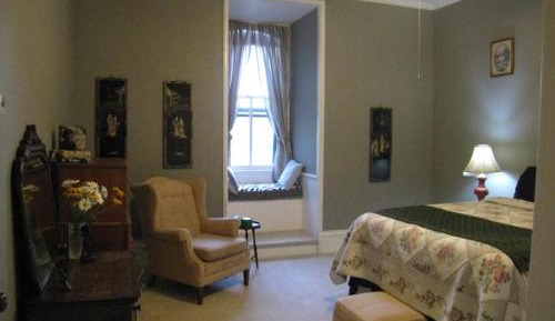 Deluxe Queen Room