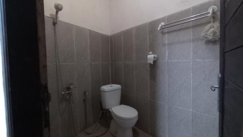 Single Room with Shared Shower and Toilet