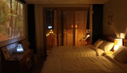 Twin Room with City View