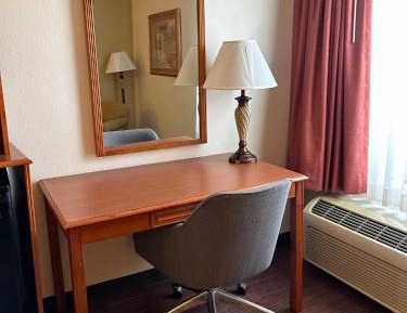 Standard Queen Room