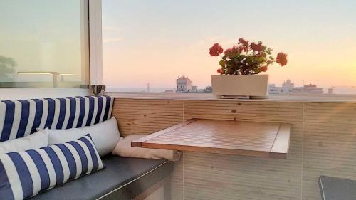 One-Bedroom Apartment with Sea View and Terrace