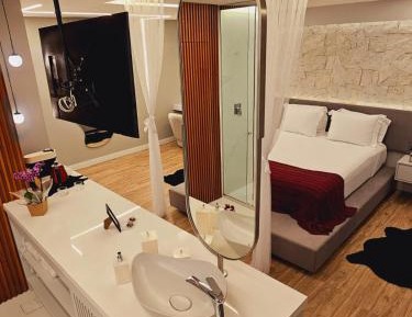 Suite with Spa Bath