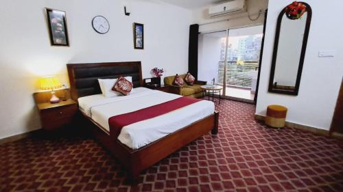 King Room with Lake View